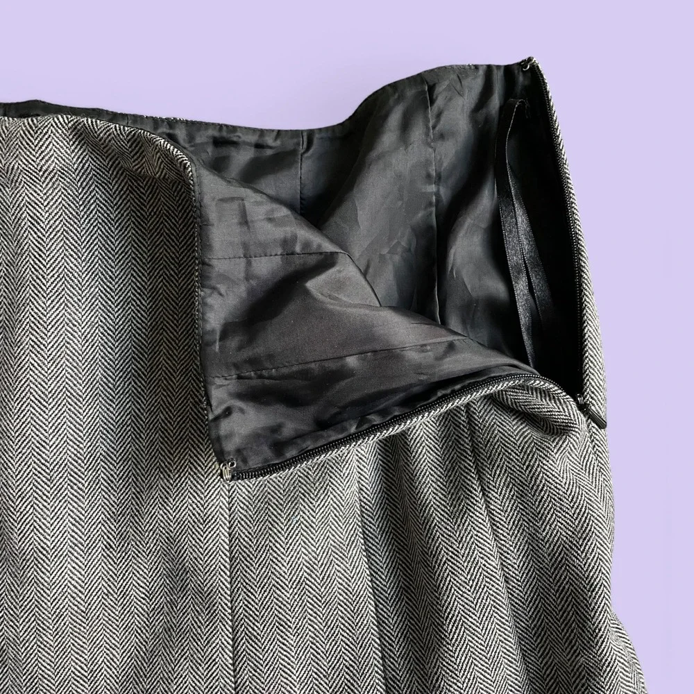 Chaps Vintage Y2K Grey Herringbone Wool Skirt Petite 8P Pleated Fit Flare Lined